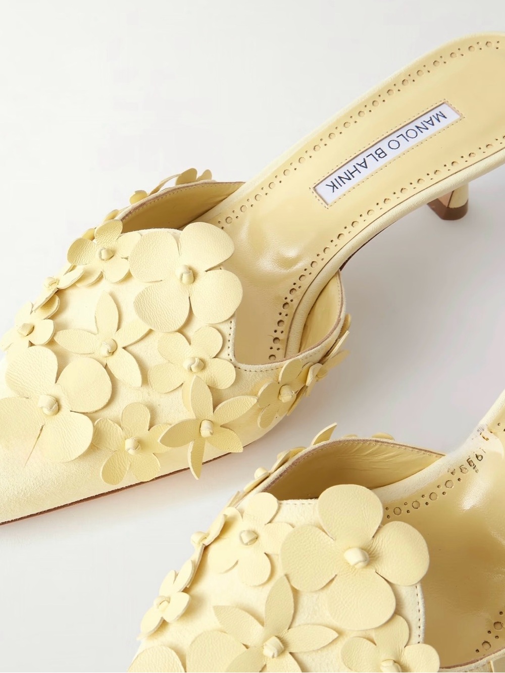Manolo Blahnik’s Harnes 50 Appliquéd Suede Mules Pastel Yellow Size EU 40 - Picture 3 of 10